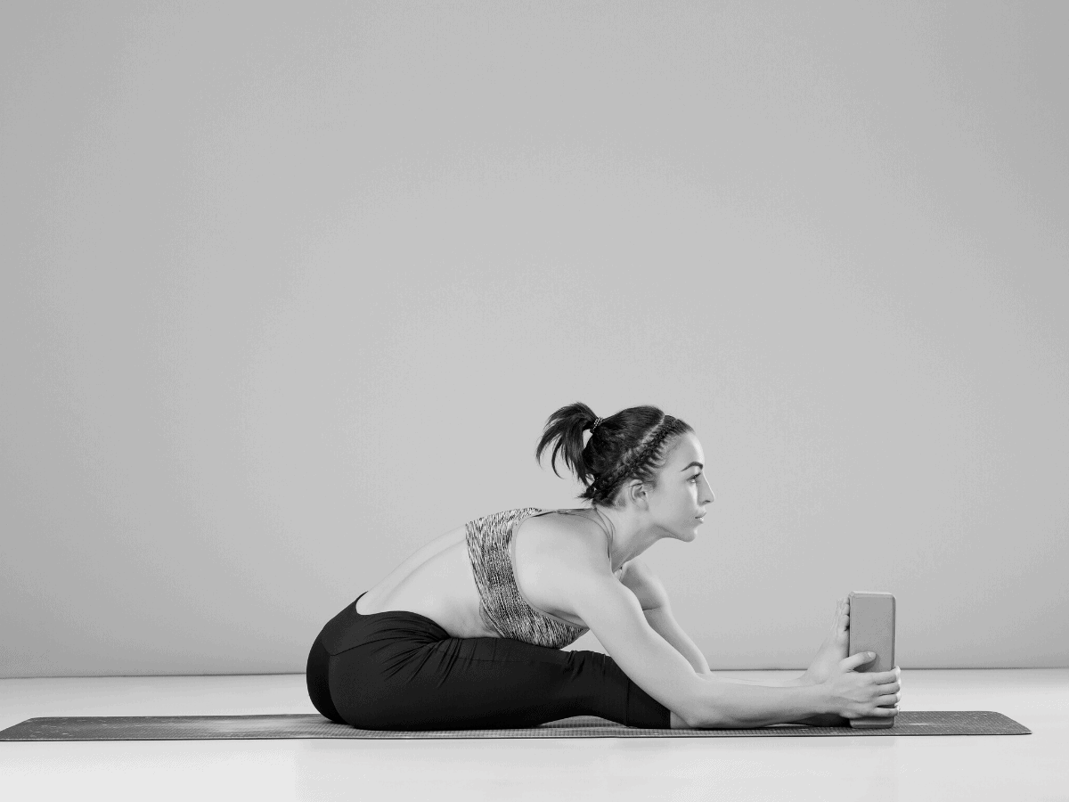 Black and white yoga photography — Latest photography sessions | Blog |  London portrait photographer | Heather Neilson Photography